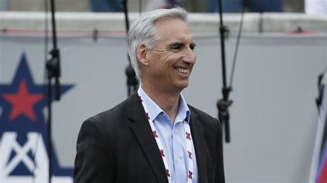 Xfl Commissioner Oliver Luck Sues Vince Mcmahon In Real Life Wwe Storyline
