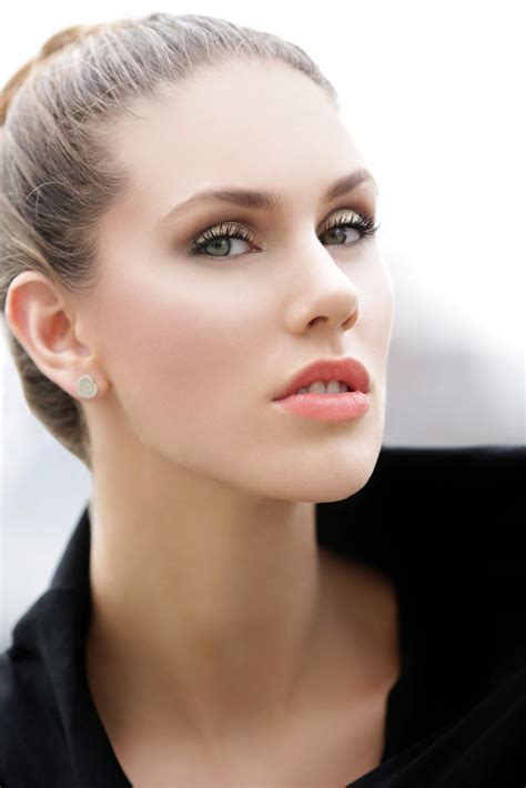 Headshot Skin Cassandra Bankson Model Acne Interview Bideo Flickr