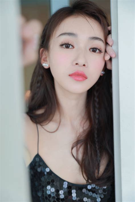 Wu Jinyan 2019 Chinese Actress Beauty Skin Asian Beauty Fashion Brand Make Up Skin Care