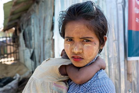 ミャンマーバングラデシュ：サイクロンの季節、止まぬ暴力 ロヒンギャの子ども72万人に迫る新たな脅威