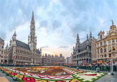 Via krantenkoppen.be krijgt u om het half uur het allerlaatste nieuws. Toerisme in België op recordniveau | De Morgen