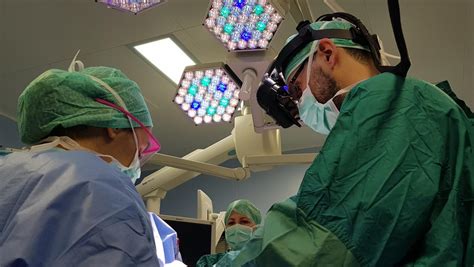 Bologna Eseguito Il Primo Intervento Chirurgico Al Mondo Con L