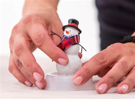 Make A Homemade Snow Globe For The Holidays
