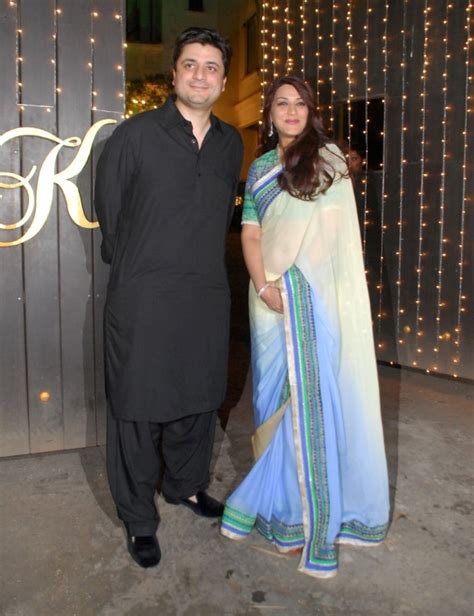 Sonali Bendre With Husband Goldie Behl At Shilpa Shetty Hosted Diwali 2014 Party 2 Rediff