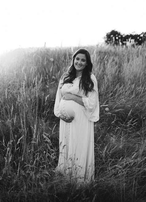 Tori Roloff Unveils Breathtaking New Maternity Photos