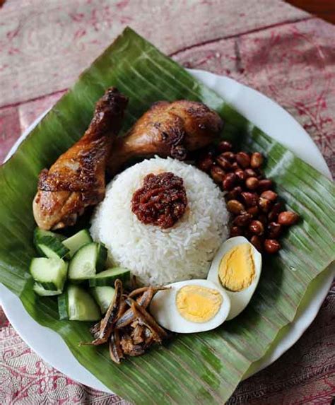 Sama seperti nasi uduk, nasi jika indonesia punya nasi uduk, malaysia punya hidangan bernama nasi lemak. Resep Cara Mudah Membuat Nasi Lemak Khas Malaysia - Blog Unik