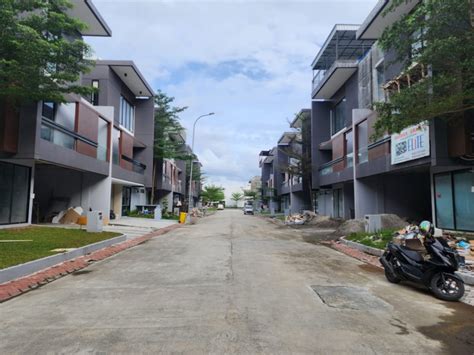 Villa Di Komplek Givency One Gaperta Ujung Lifeproperty Id