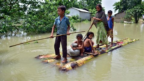 😝 Flood In Assam ‘like A Scene From Titanic Floods In Assam Submerge