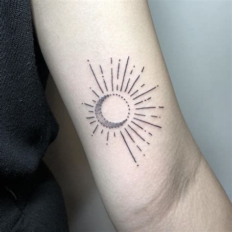 Stunningly Hot Sun Tattoos Page 29 Of 47 Tracesofmybody Com