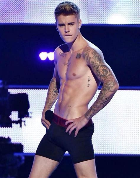 Justin Bieber Gets Nude And Gets Booed