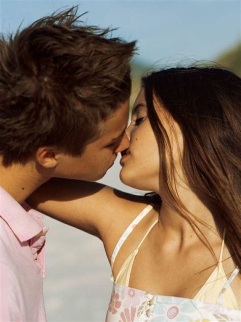 6 Steps To Fix A Bad Kisser