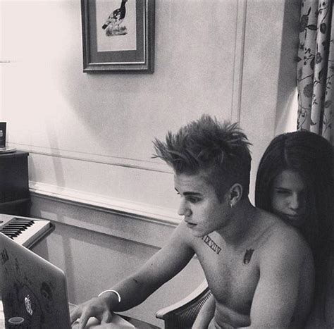 What Selena Gomez And Justin Bieber’s Instagram Drama Say About Our Breakup Habits Teen Vogue
