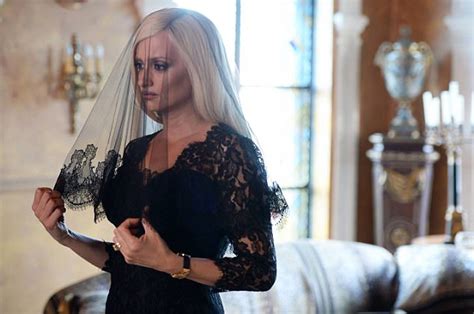 Penelope Cruz Dons A Black Veil To Play Donatella Versace Daily Mail