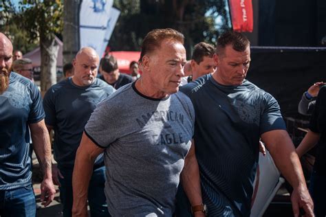As arnold schwarzenegger steps down this month, california voters can only marvel that a leader of such apparent strength is leaving the . AFRIQUE DU SUD. Arnold Schwarzenegger attaqué pendant un ...