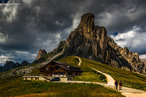 From the pass, westward marmolada, monte pore (top panoramic a 90 '), sella, set sas, averau and nuvolau.seguendo a good path to the north, you get up to reach the ramparts of nuvolau. passo Giau | JuzaPhoto