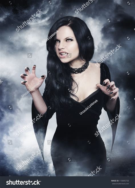 Young Brunette Woman Sexy Vampire OnẢnh Có Sẵn110005733 Shutterstock