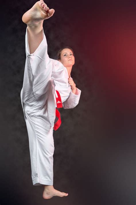 Karate High Kick Martial Arts Women Karate Kicks