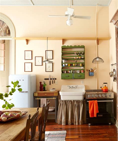 Open kitchen shelving may be saving you space, but this doesn't mean you need to leave the area underneath your shelves barren. Open Kitchen With Half Wall - Half Wall Kitchen Houzz ...