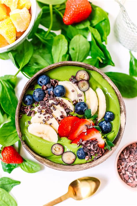 Mango & Spinach Smoothie Bowl - Healthy Twists
