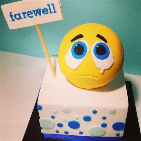 Are you looking for hilarious farewell cakes for someone who is leaving their job? Farewell cake in Chennai (2 kg) - CakeStudio