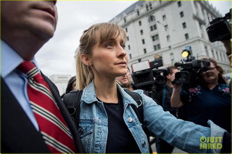 Allison Mack Sentenced To 3 Years In Prison For Involvement In Nxivm Sex Cult Photo 4579590