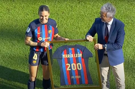 Maria Tikas On Twitter Aitana Y Mapi León Reciben La Camiseta