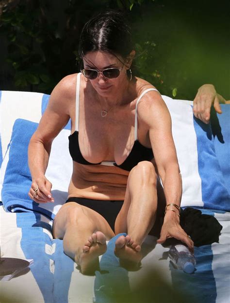 Courteney Cox Flashes Major Cleavage In Sexy Swimwear Celebrity News