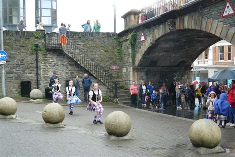 Derry Northern Ireland Fun And Festivals In The Walled