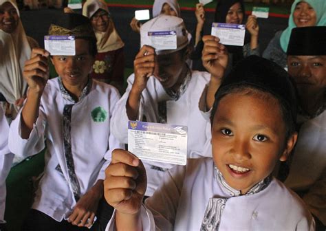 Kartu Indonesia Pintar Begini Cara Benar Mencairkan Dananya