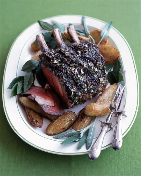 We served this fantastic roast with roasted garlic and sour cream mashed potatoes, a family favourite around here. A Fantastic Prime Rib Menu For Holiday Entertaining in ...