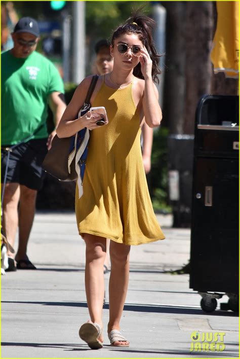 Photo Sarah Hyland Goes Braless In Mustard Yellow Dress While Out In