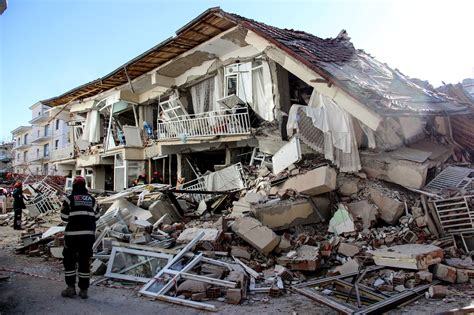 Viele haben bei dem erdbeben alles verloren. Erdbeben: Aktuelle Nachrichten & Informationen | GMX.AT