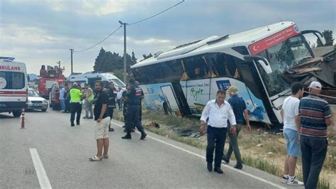 Geliboluda tur otobüsü kaza yaptı 1 ölü 8 yaralı Son Dakika Haberler