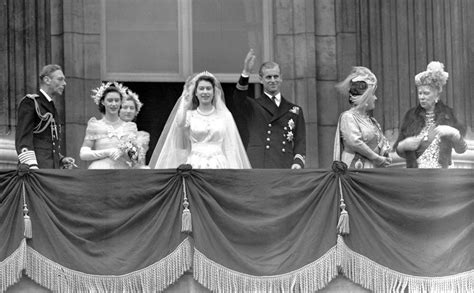 Play highlights from the queen's wedding highlights from the queen's wedding to the duke of edinburgh. Old Wedding Photos of Princess (Now Queen) Elizabeth and Prince Philip in 1947 ~ Vintage Everyday