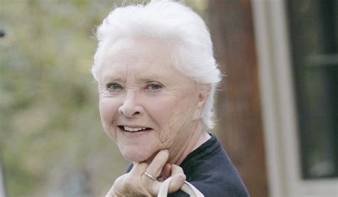 Susan Flannerys Bandb Return As Stephanies Voice In Message To Brooke