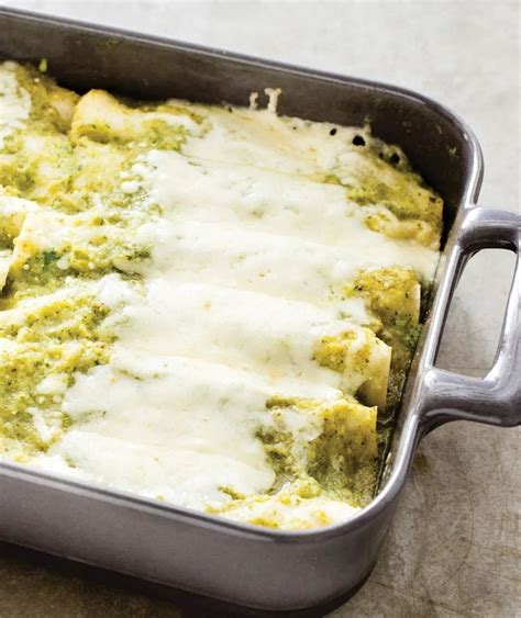 Toss the poblanos and tomatillos so they're completely coated in the oil. Roasted poblano and black bean enchiladas recipe in 2020 ...