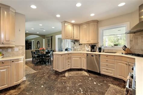 I'd like to have two colors on my. 43 "New and Spacious" Light Wood Custom Kitchen Designs ...