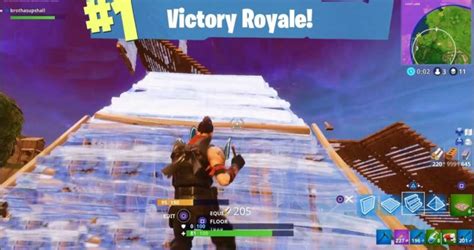 Winning A Victory Royale Against A Faster Builder Ps4 Pro Fortnite