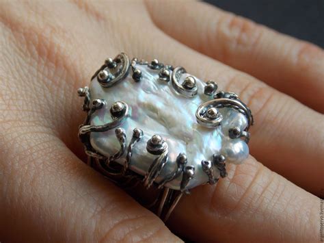 Шикарное кольцо с крупным натуральным и необыкновенным ...