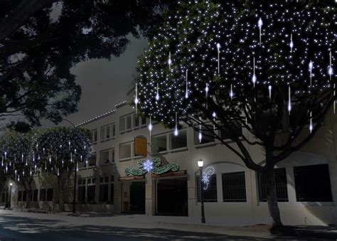 Specially designed for indoor or outdoor3. Snowfall Lights | Mr Christmas Lights