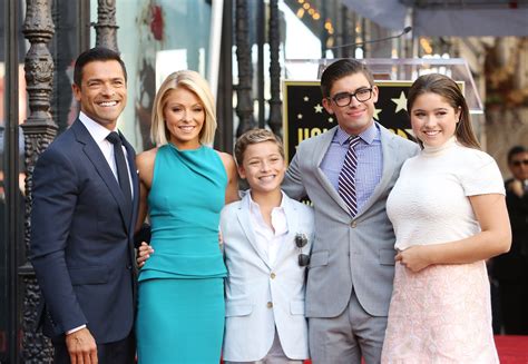 Kelly Ripa Got Her Walk Of Fame Star And Everything About It Was Adorable