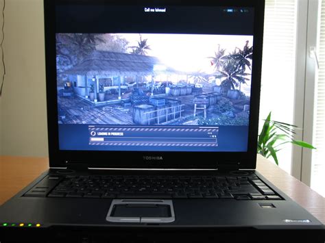 Toshiba Tecra S3 лаптоп за игри Демонстрация в Crysis Retro Pc