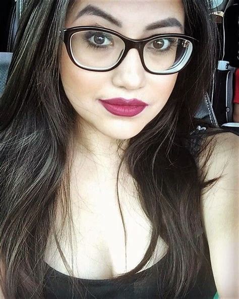 Beautiful Brunette With Glasses Girls With Glasses Nerd Glasses