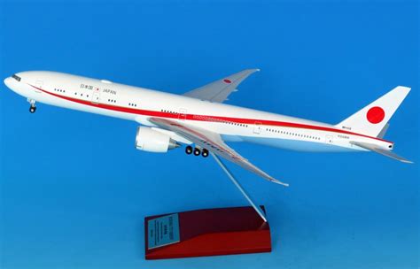 Boeing 777 300er 80 1112 Japanese Air Force One Snap Fit Model With