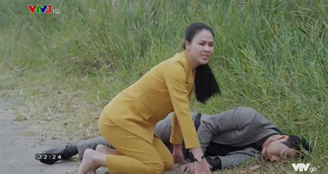 Cô hứa sẽ làm tất cả để bảo vệ mẹ, đầu tiên là việc quyết định về cao dược để trả thù bà bạch cúc. Hướng dương ngược nắng. Hướng dương ngược nắng tập 38. Huong duong nguoc nang | TTVH Online