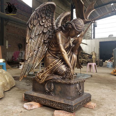 Popular Bronze Outdoor Famous Praying Angel Sculpture