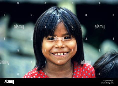 Indigene Brasilien Mädchen Fotos Und Bildmaterial In Hoher Auflösung