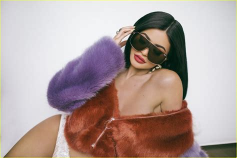 Kylie Jenner Stars In Her Quay Australia Sunglasses