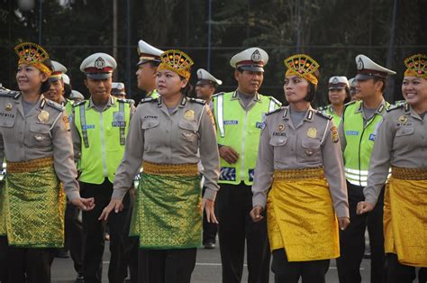 Foto Penghargaan Polisi Berprestasi di Polda Metro Jaya - NTMC ...