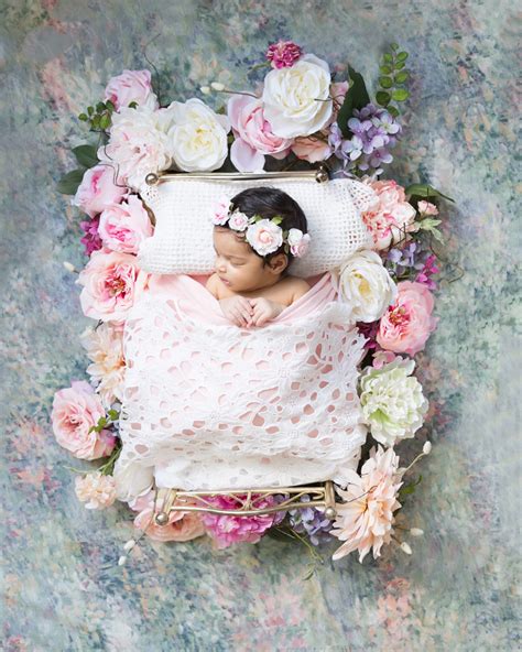 Choosing Colors And Flowers For Your Newborn Photo Session